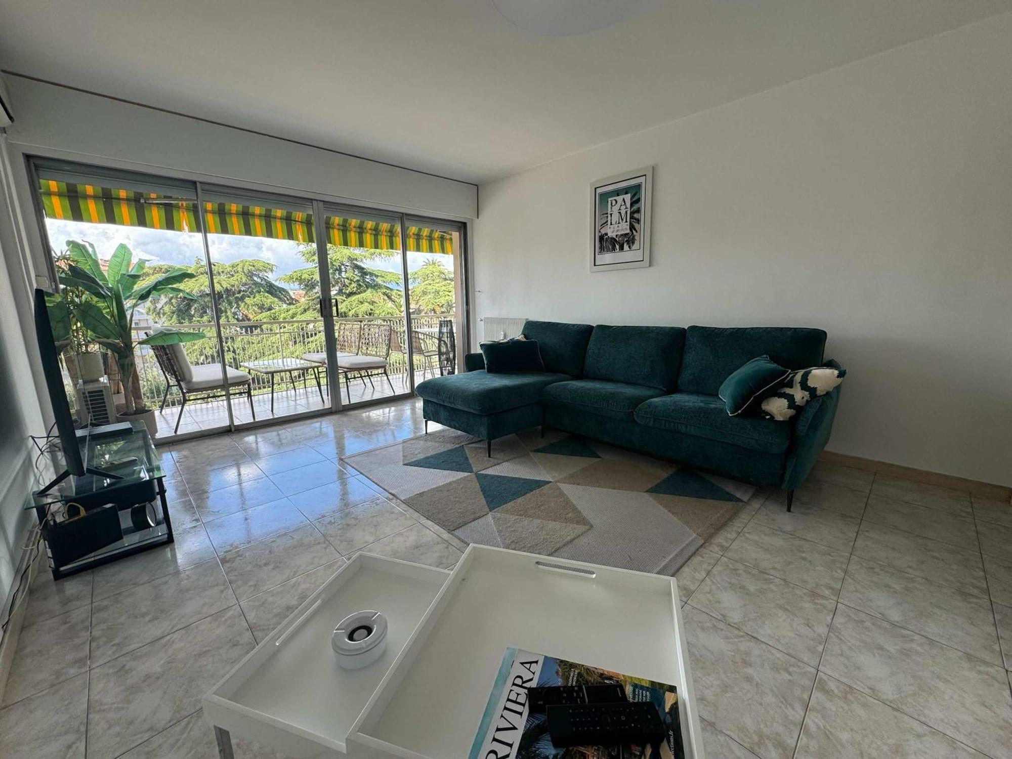 B049-appartement Lumineux A Deux Pas De La Croisette Cannes